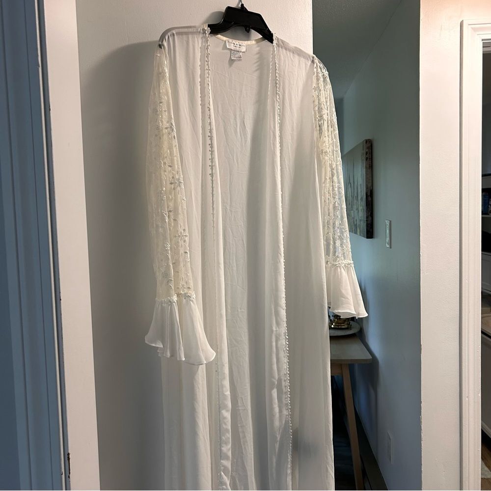 Flora Nikrooz Long Sheer Robe Lace Detail Bell Sleeves Nightgown floor length - Picture 4 of 6